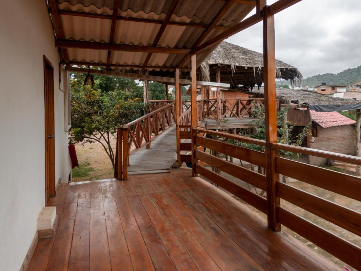 Hostal Tortuga Dorada Puerto López Exteriér fotografie