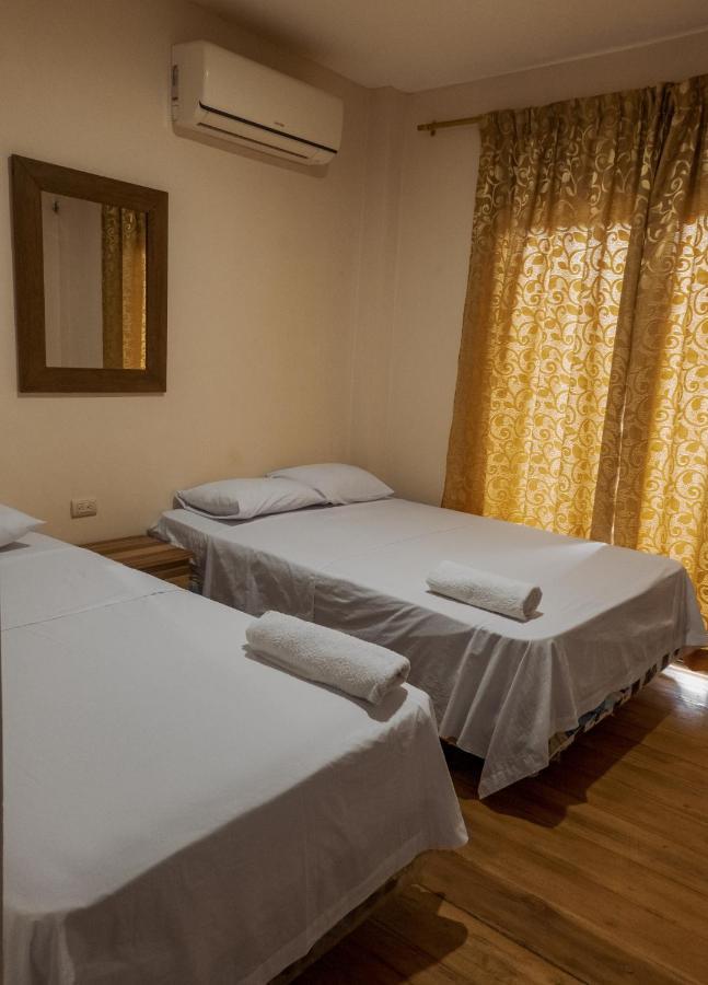 Hostal Tortuga Dorada Puerto López Exteriér fotografie
