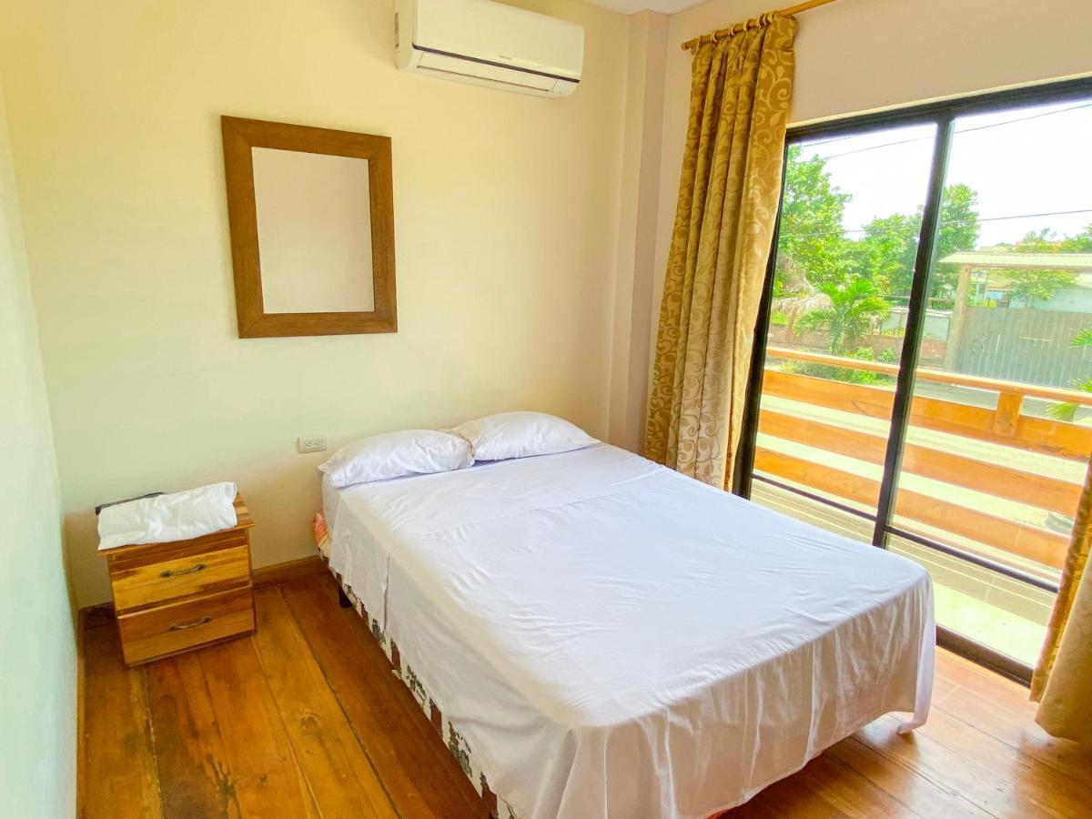 Hostal Tortuga Dorada Puerto López Exteriér fotografie