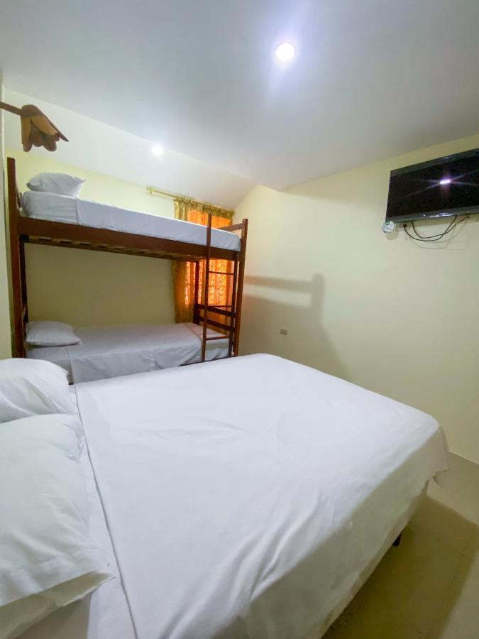 Hostal Tortuga Dorada Puerto López Exteriér fotografie