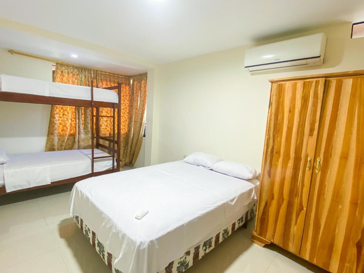 Hostal Tortuga Dorada Puerto López Exteriér fotografie