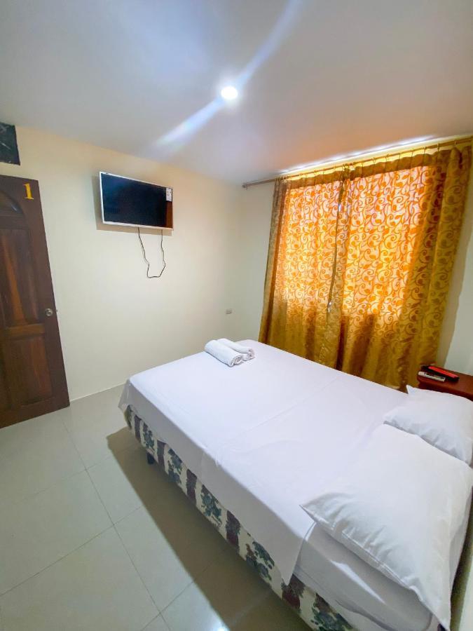 Hostal Tortuga Dorada Puerto López Exteriér fotografie