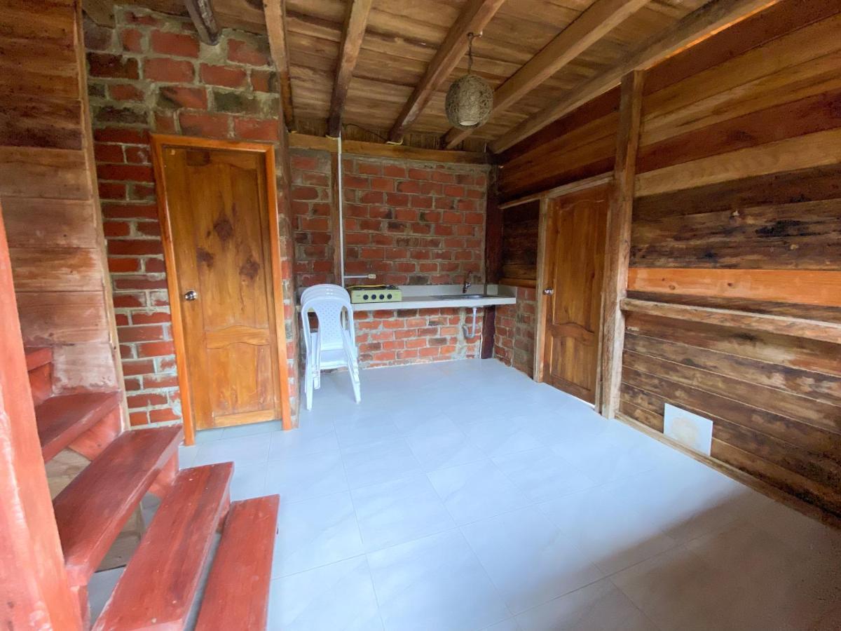 Hostal Tortuga Dorada Puerto López Exteriér fotografie