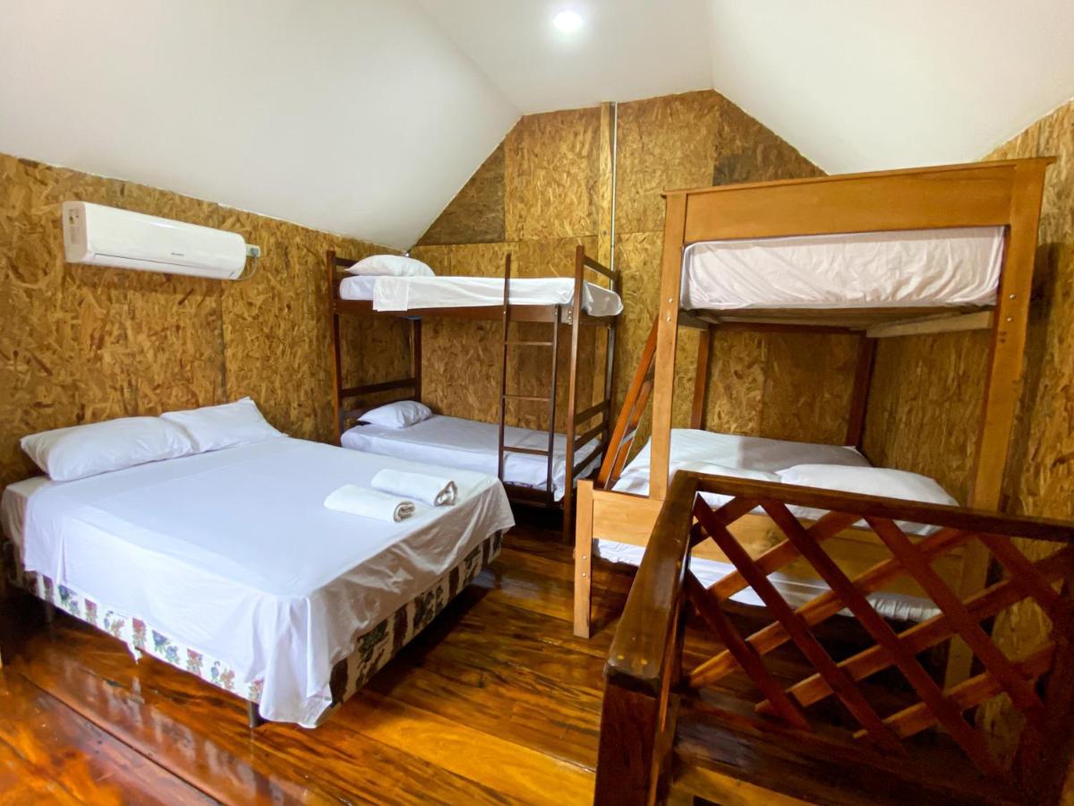 Hostal Tortuga Dorada Puerto López Exteriér fotografie
