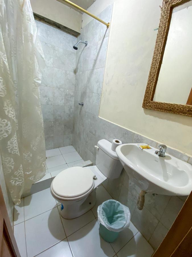 Hostal Tortuga Dorada Puerto López Exteriér fotografie